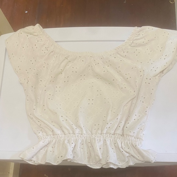 White blouse - Picture 1 of 2